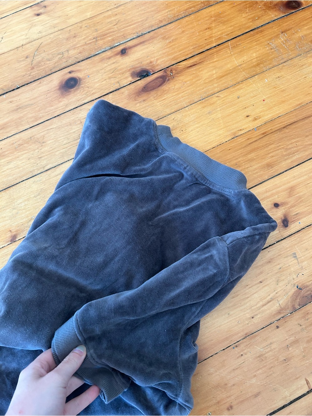 ☀️3/$25 Pact Organic Cotton Velour Crew Pullover Shirt Graphite small gray - Picture 7 of 7